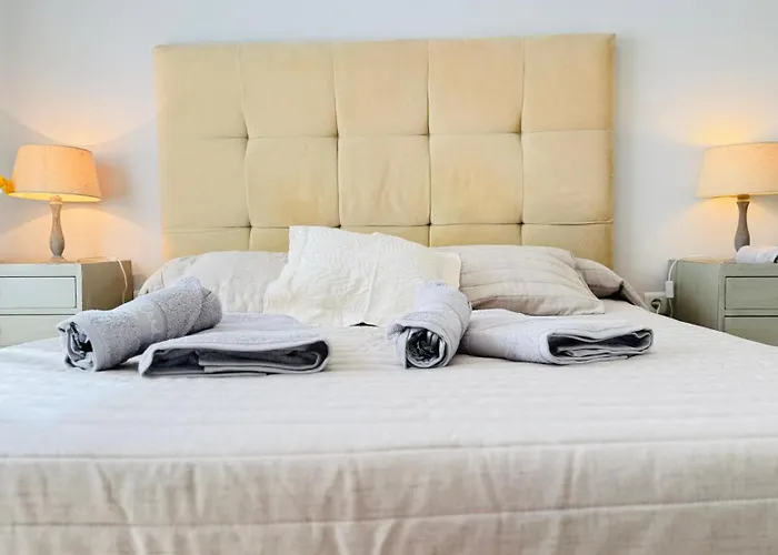 Centro Castillo San Luis * Estepona