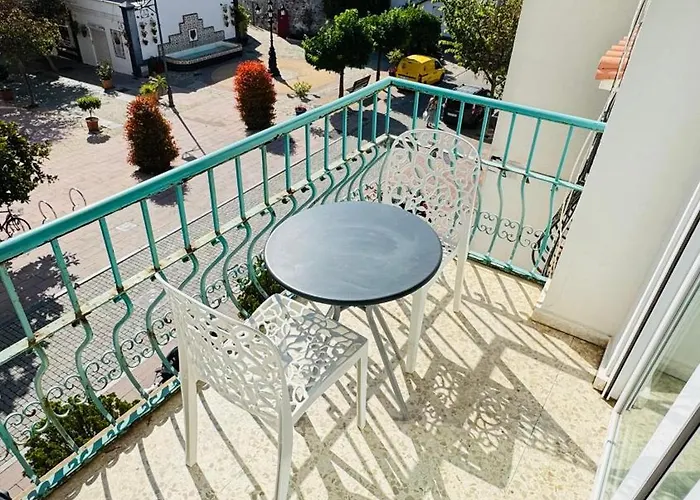 Centro Castillo San Luis Apartman Estepona